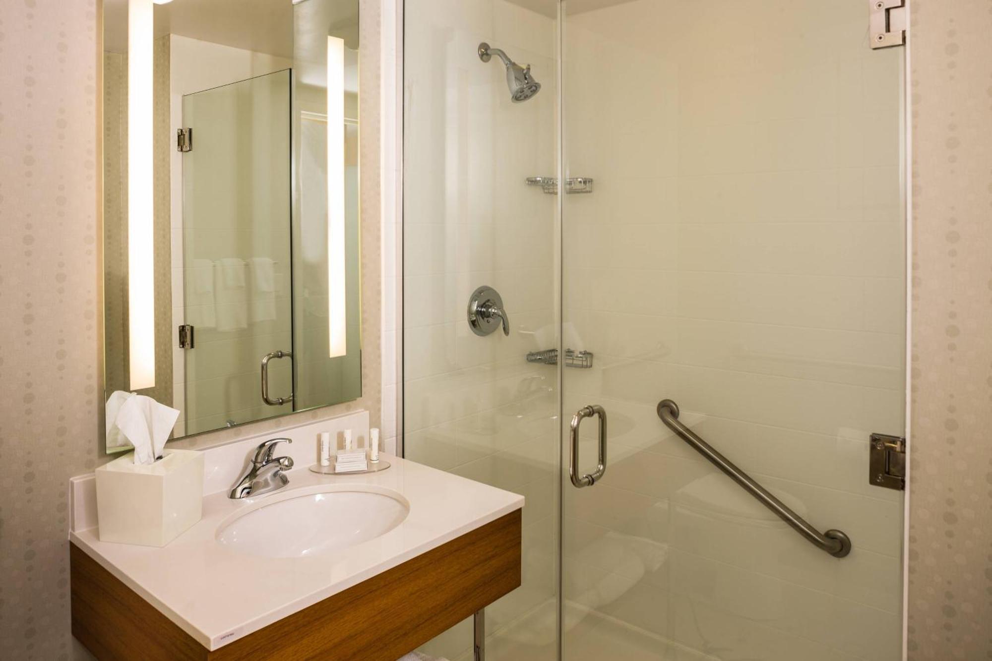 Springhill Suites By Marriott New York Laguardia Airport Extérieur photo
